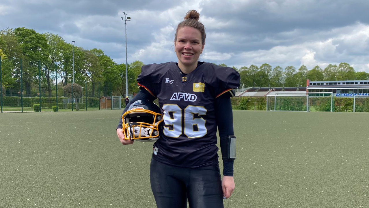 atrin Bolkart vertritt die Munich Cowboys Ladies bei der Frauen Tackle Europameisterschaft 2025/2026 im Trikot von Team Germany.