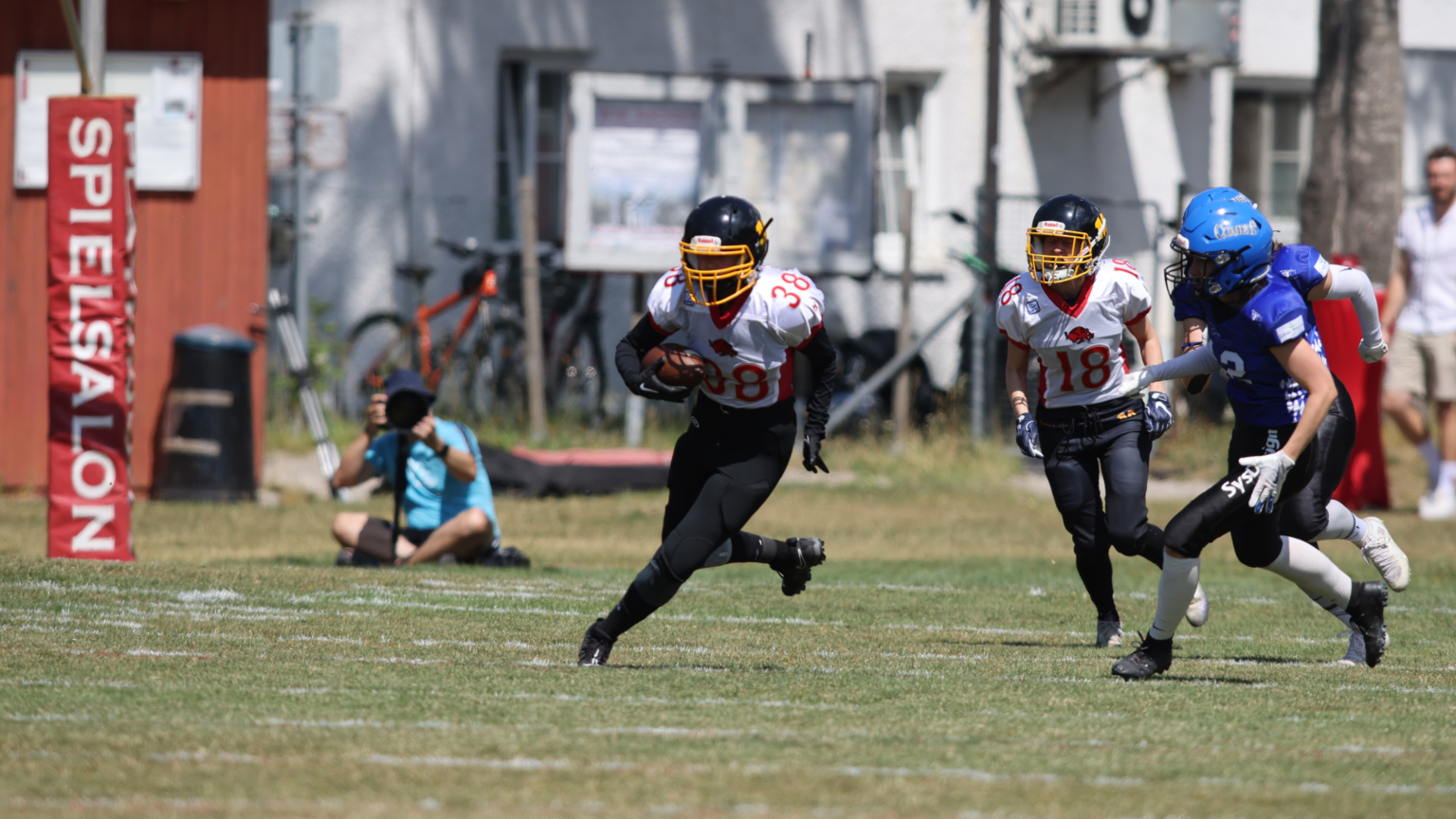 Bei unserem ersten Heimspiel in Fürstenfeldbruck trafen wir auf die Allgäu Comets Ladies – und lieferten ein spannendes Duell mit vielen Emotionen.