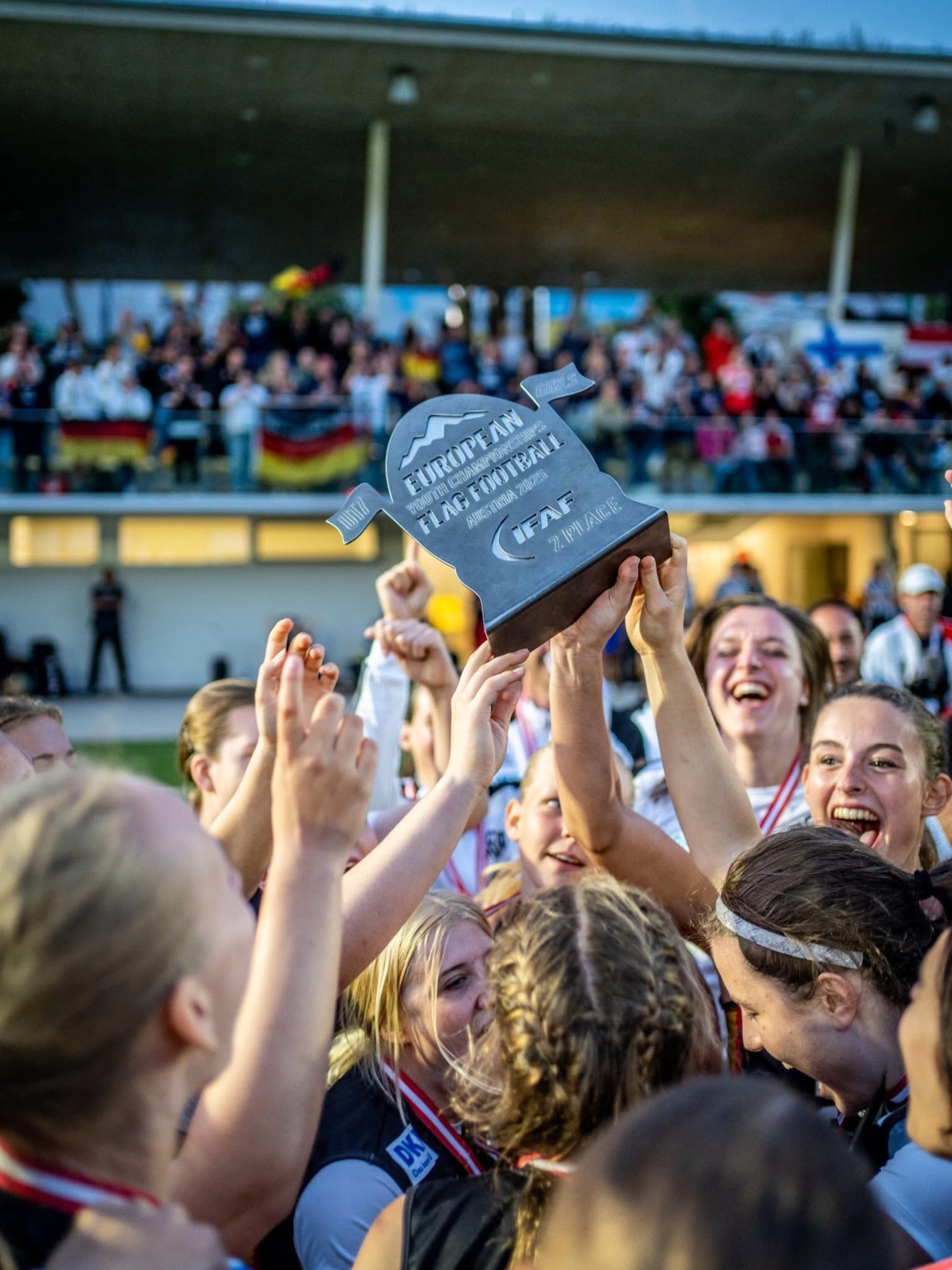 Munich Cowboys Spielerin Annabel Lieb holt Silber mit der deutschen U17 bei der Flag Football Europameisterschaft 2025 in Innsbruck.