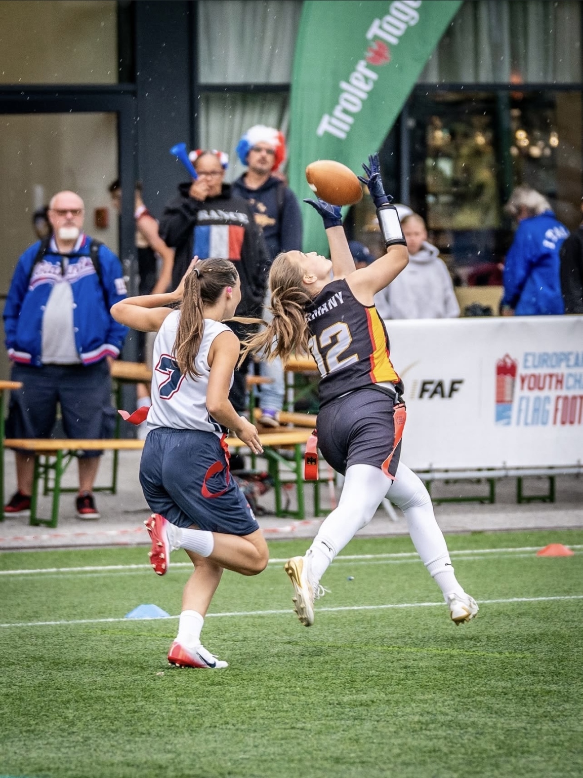 Munich Cowboys Spielerin Annabel Lieb holt Silber mit der deutschen U17 bei der Flag Football Europameisterschaft 2025 in Innsbruck.