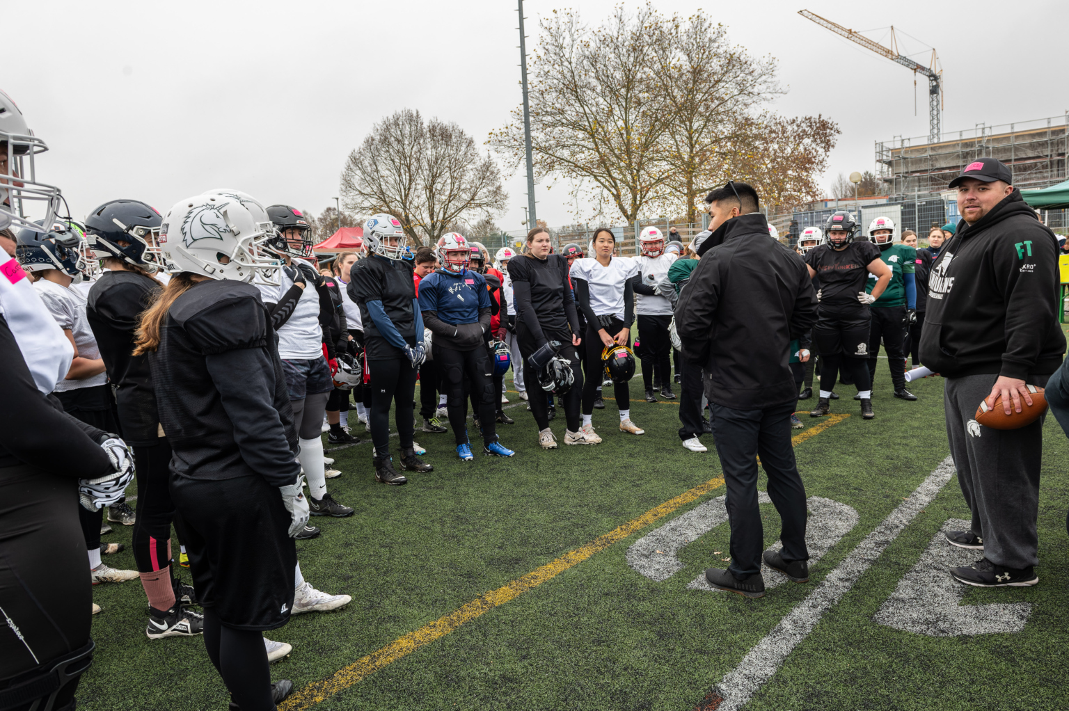 Die Spielgemeinschaft Cowboys/Razorbacks war beim Herbst-Camp der Schwäbisch Hall Unicorns Women. Zwei Tage Football-Training, Theorie und Scrimmage!